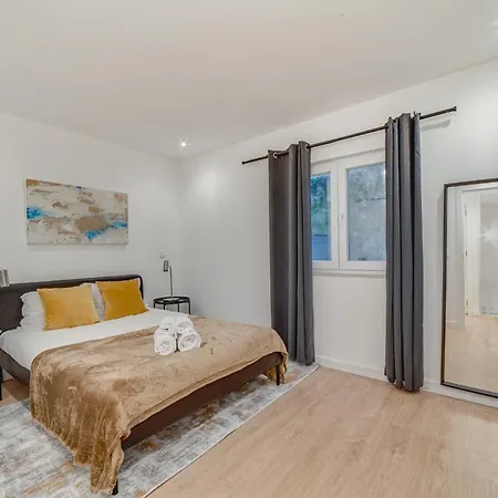 Apartment Duplex Near Belem